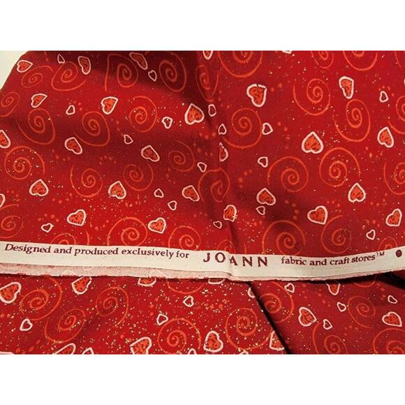 Valentines Day Red Heart Gold Glitter Cotton Fabric 1 Yard - Picture 4 of 4